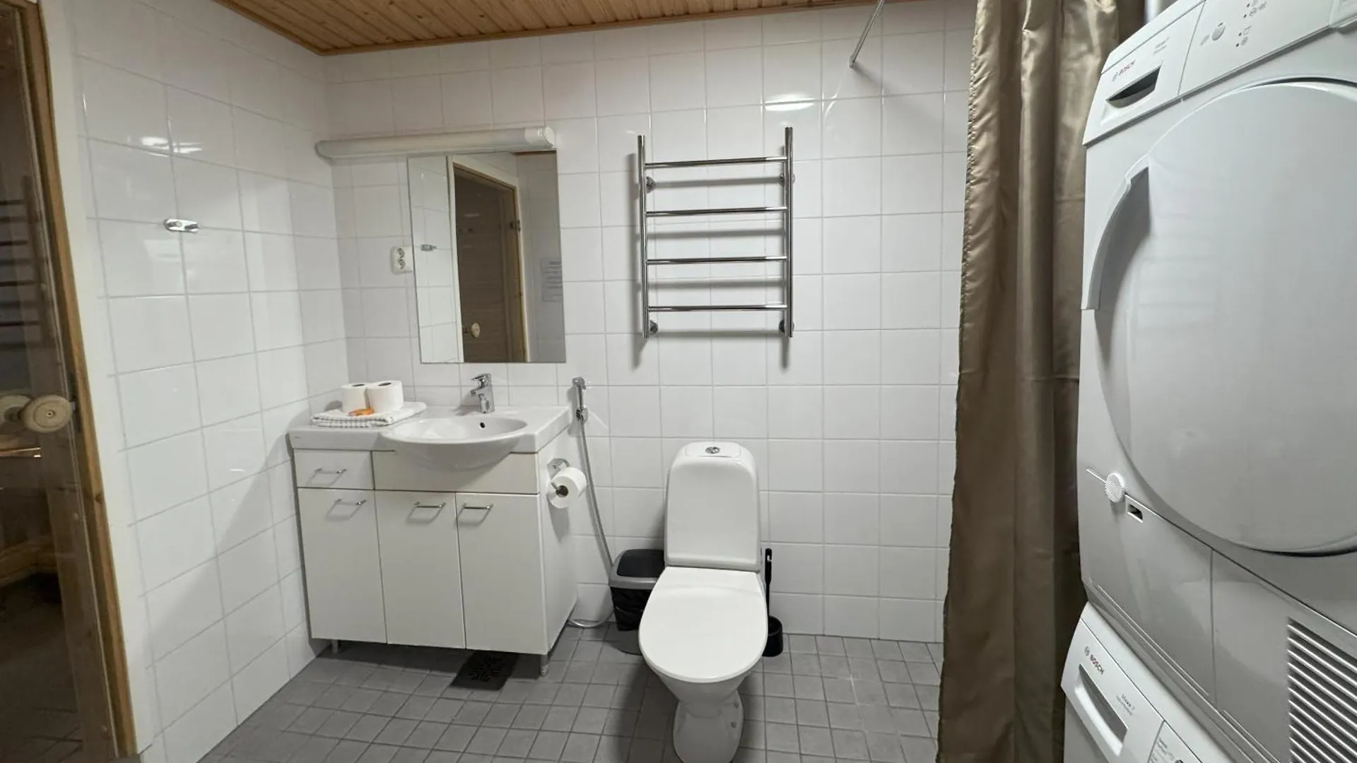 Gella Canalside Apartments With Sauna And Balcony In Address Saukonpaadenranta 4 هلسنكي